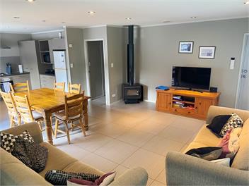 Orewa Beach House....seconds to beach - Orewa