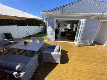 Large Family Pad with Pool! - Auckland