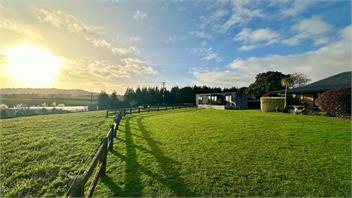 Spacious 2 Bedroom Tiny Home with Farm Views - Auckland