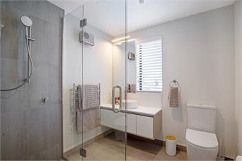 Modern and Central (Bachcare) - Christchurch