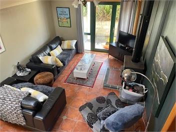 Okains View Farmhouse - the best views on the Peninsula - Canterbury