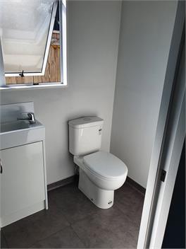 Self Contained Unit in Richmond - Richmond