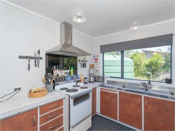 The Bach at 44 (Bachcare) - Cooks Beach