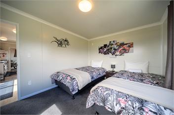 Ducati House (Bachcare) - Te Anau