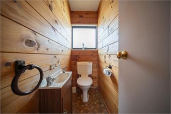 The Back Hut (Bachcare) - Te Anau