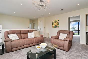 Spacious Family & Group Retreat - Wigram Residence - Christchurch