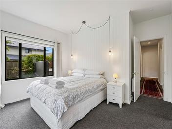 Kokomea House (Bachcare) - Wanaka