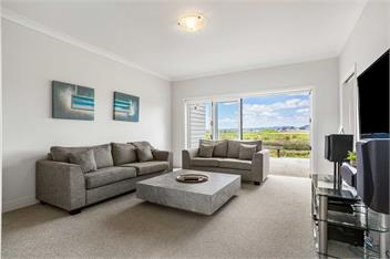 Sunlit Shores (Bachcare) - Papamoa