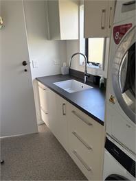Family retreat in town - sleeps 5 - Raglan