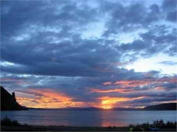 Absolute Lake Front, 23 Keitha Place -