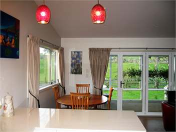 Miranda Valley Orchard Cottage  - Miranda, Kaiua, Coromandel, Thames