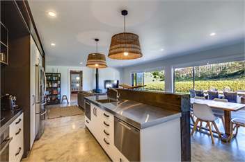 Four Bedroom Villa - Napier
