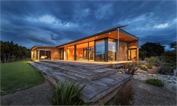 Aurum | Sleeps 6 | Breathtaking Lake Views | Contemporary & Unique - Wanaka