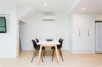 Large and Spacious Newly Built Townhouse - christchurch 