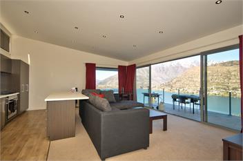 Gold Pine View Stunning Lakeview Living in Queenstown - Queenstown