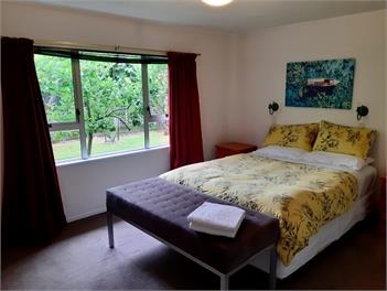 Spacious Group‑Friendly Napier Home with Pool – Ideal for Teams & Families - Napier