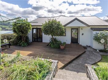 Le Bach - Akaroa