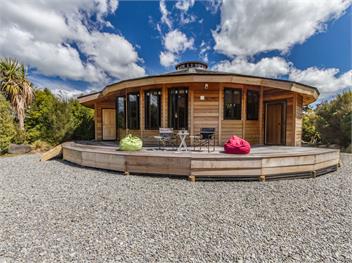 The Snowglobe (Bachcare) - Ohakune