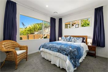 Lakeside Luxury (Bachcare) - Wanaka