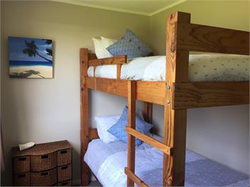 Puka Lodge Bach - Waikanae Beach