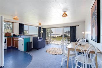 Absolute Beachfront (Bachcare) - Waimarama