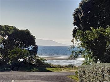 Ligar Bay Retreat - Across road from beach! - Golden Bay
