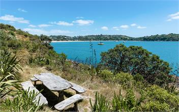 Relax on Newton - Waiheke Island 1081