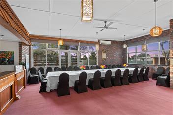 20++ Guests !! Rent Entire Pub for the Night - Echuca