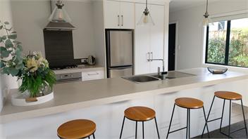 Hamilton Townhouse - Location, Style & Comfort - Hamilton