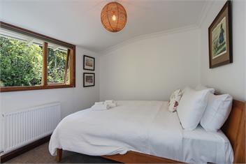 Camellia House: Elevator Access, Swimming, and Spa Pools in a Stunning Setting - Nelson