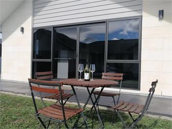 Whitestone Cottage - Te Anau Lakefront - Te Anau