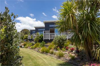 Church Bay Escape - Apartment Three - Waiheke Island 1081
