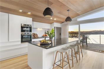 GARRATT VIEW - WAIHEKE ISLAND 