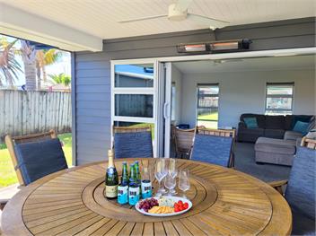 Hosts on the Coast Jackman Satisfaction - Whitianga