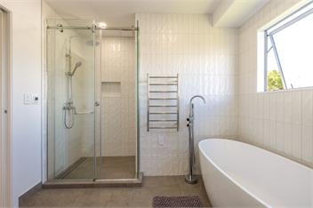 Surfdale Sunspot: Spa Escape Waiheke - Waiheke Island