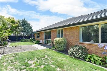 Stay at Puhara - Parklands Getaway - Christchurch