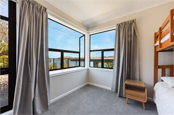 Kaiteriteri Beach House - Renovated & Steps from the Beach - Tasman