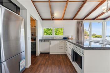 Kinloch Lake (Bachcare) - Taupo