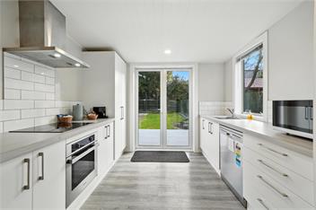 Albemarle Villa - Classic Villa with Parking & Modern Comforts - Christchurch