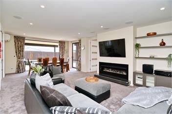 Spacious Family & Group Retreat - Wigram Residence - Christchurch