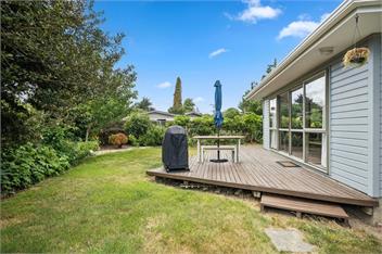Sackville Sunshine (Bachcare) - Martinborough