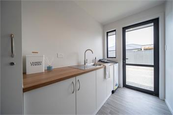 Breaksea Basecamp (Bachcare) - Te Anau