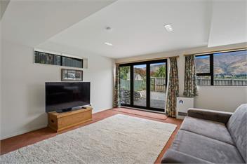 Alpine Escape (Bachcare) - Wanaka