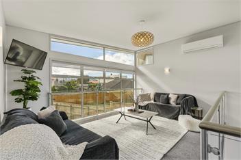 Lake Taupo Gem  - 