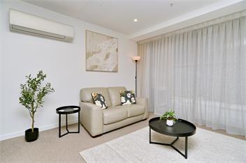 Stadium Central 2 – Modern CBD Stay w/ Secure Entry - 