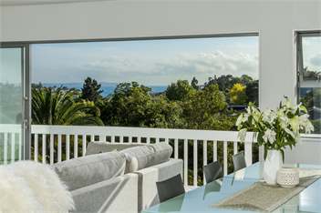 Luxury by the Sea - Auckland
