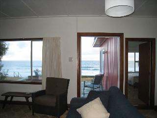 Wainui Beachfront Original - a perfect holiday retreat - Gisborne 