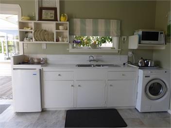 The Little Cottage in the garden, ideal location - Akaroa