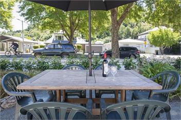 Villa Maitai - Central Nelson Holiday Home - Nelson