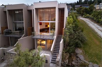Lake Edge - Sleeps 6 - Lake & Mountain Views - Central Location - Wanaka